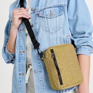 BAGGU NWT Moss Sport Crossbody